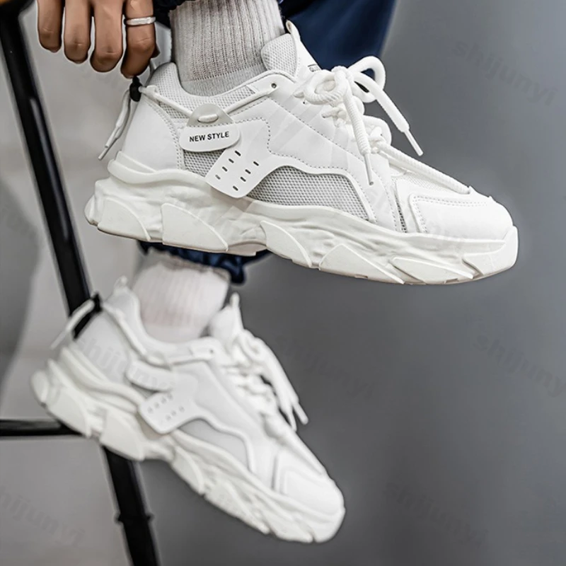 

Мужские белые кроссовки, осенние новые дышащие модные удобные кроссовки на платформе, увеличивающие рост, нескользящая повседневная обувь на шнуровке