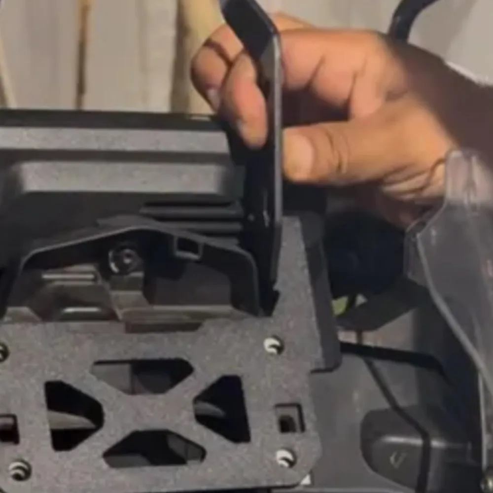 

For BMW R1200GS R1200R R1200RS 2015 2016 2017 2018 Rear Brake Fluid Reservoir Guard R1250GS R1250R 2019 2020 2021 2022 2023 2024