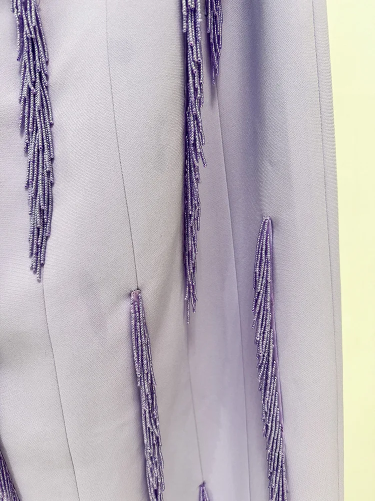 أحدث صيحات الموضة لعام 2025 من HIGH STREET فستان طويل ماكسي مطرز بشراشيب ملفوف عند الصدر