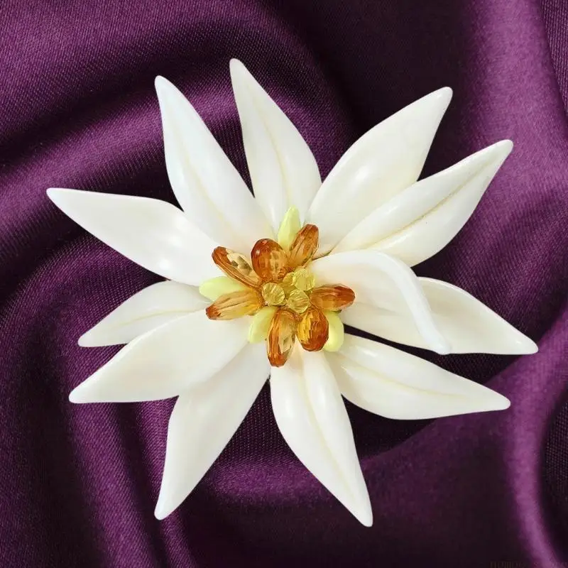 31BF Country Inspired Enamel Edelweiss Brooch For Women Lightweight Wear With Fine Craftsmanship Gift Choice