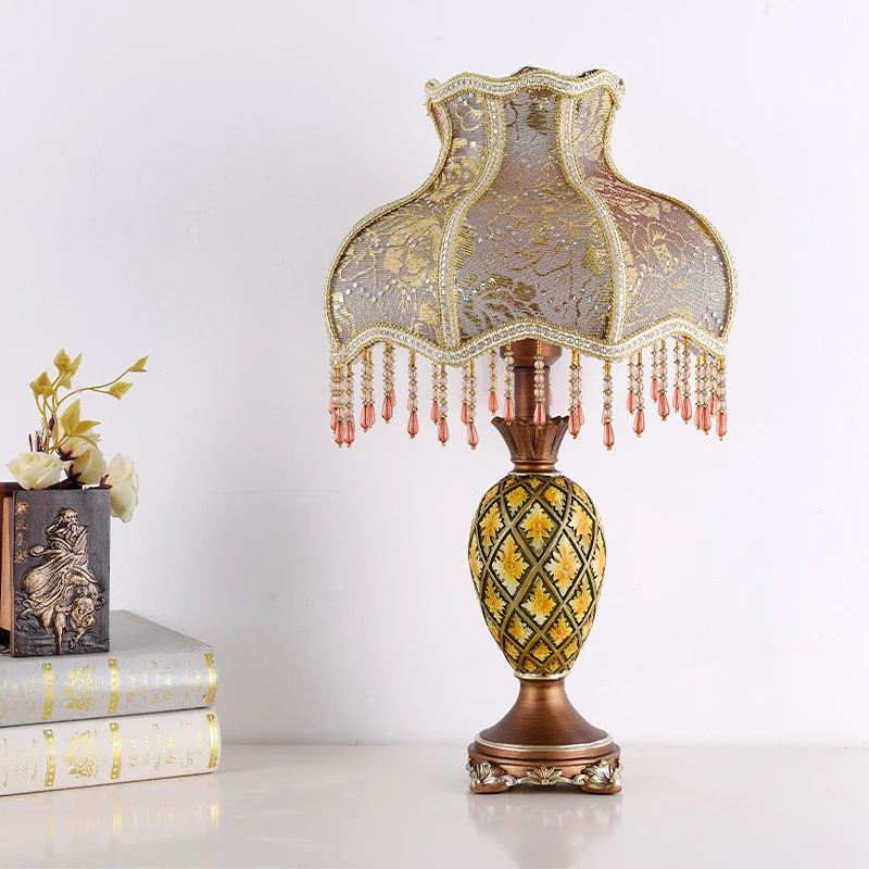 

European Luxury Cloth Table Lamp American Bedroom Bedside Lamp Creative Study Living Room Office Decoration Desk Lamp Night Ligh