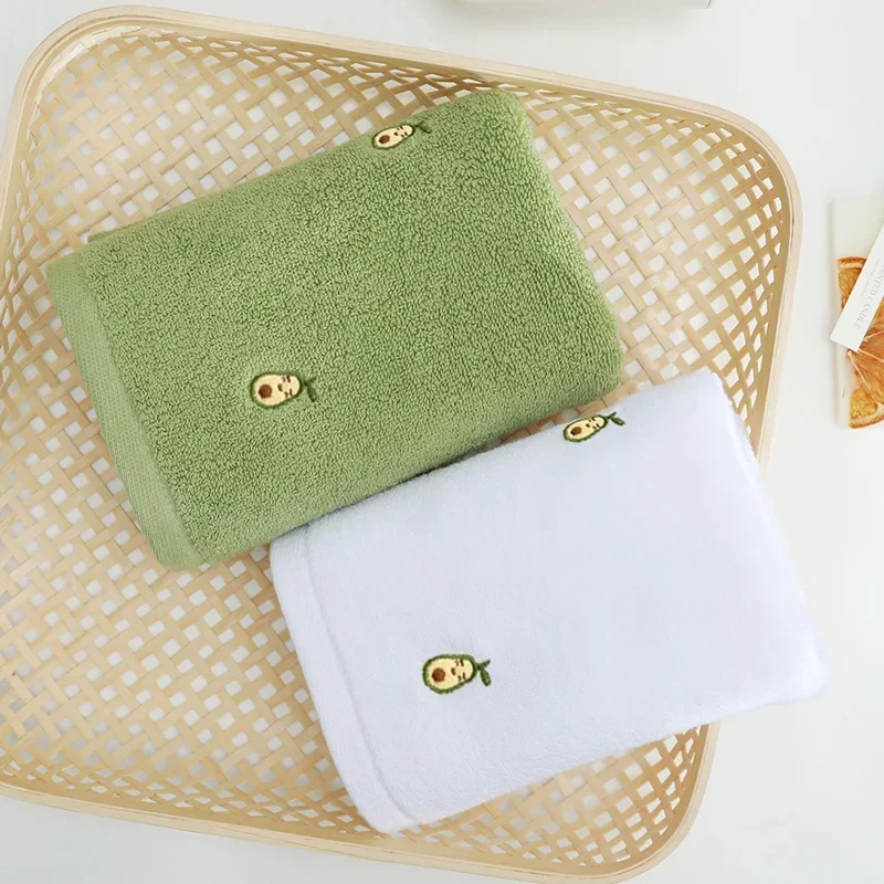 Toalla De algodón bordada con aguacate para mujer, toalla suave y absorbente para el baño y el hogar, envío gratis