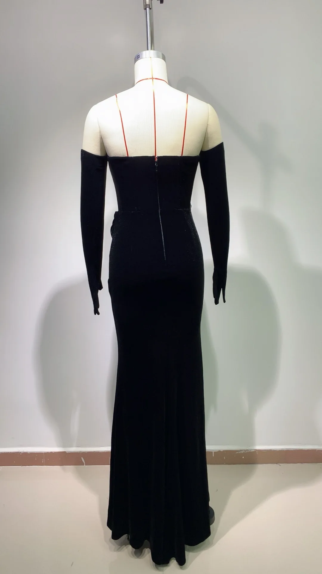 2025nova chegada vestido feminino luvas da moda prata lantejoulas oco baixo corte tubo de veludo vestido superior elegante vestido de noite