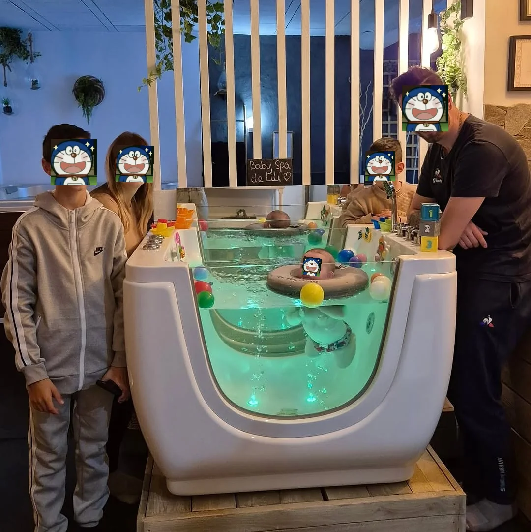 

Отдельно стоящая детская ванна с контролем температуры и функцией массажа, подходящая для спарок и центров здоровья.