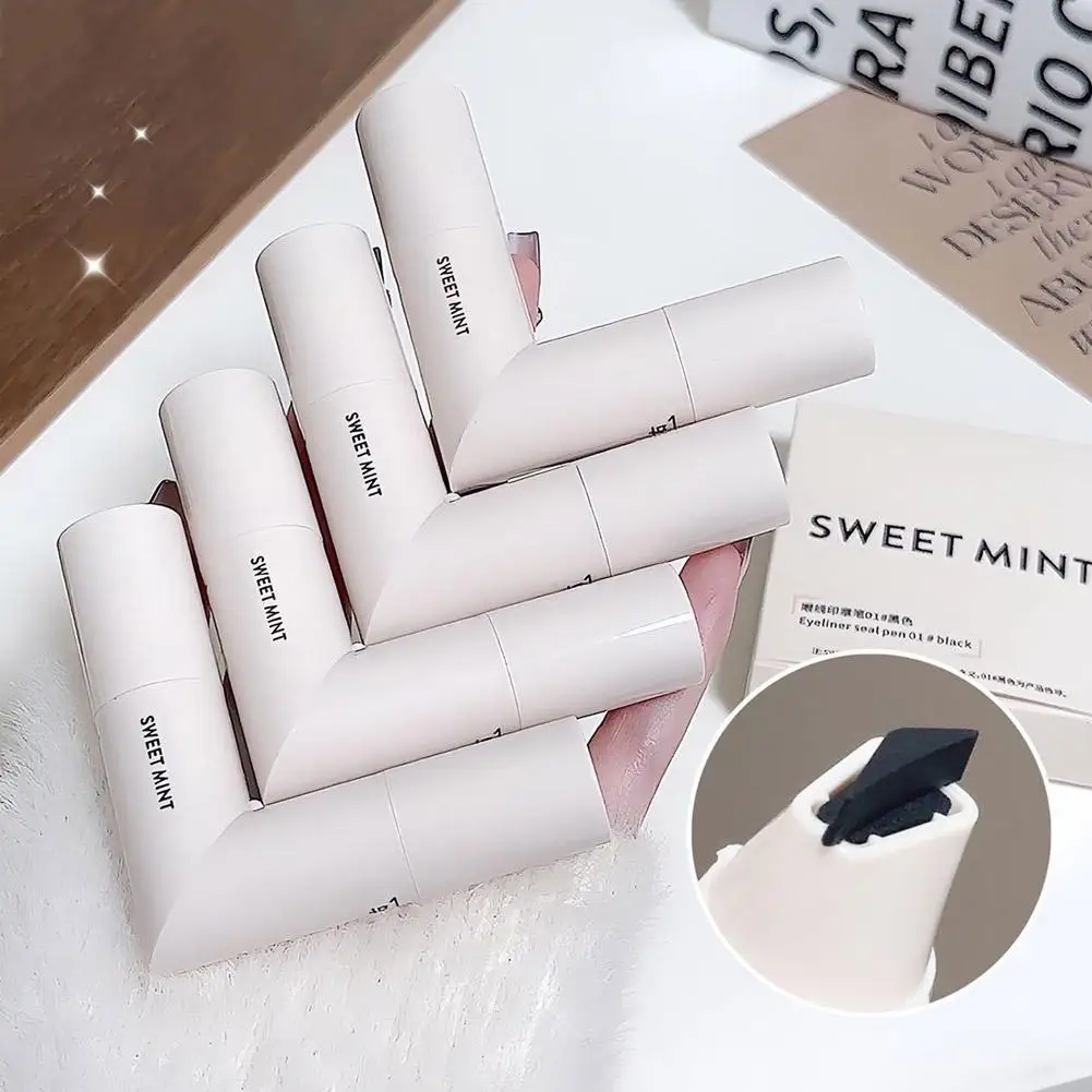 Wasserdichter, integrierter Eyeliner-Stempel mit doppeltem Flügel, schweißfest, langlebig, einfach zu verwenden für Anfänger, Lazy Makeup-Schablone Mak M5O5