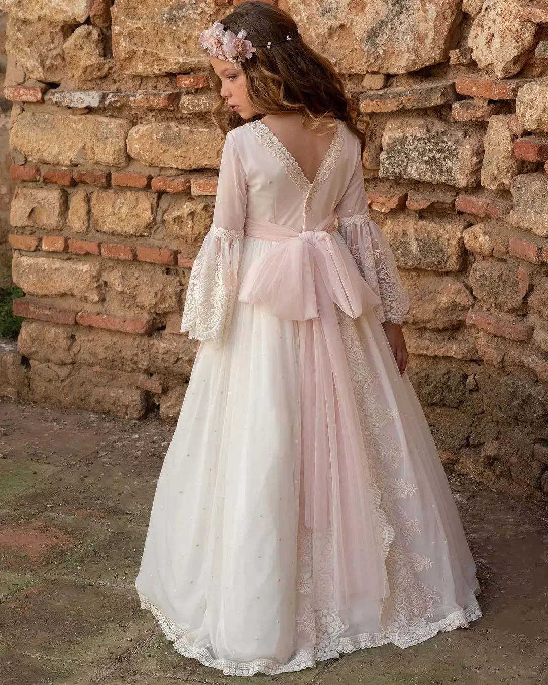 Vestido de comunión rosa para niños, Media manga y falda larga, bordado de flores rosas en el corpiño, vestido superior