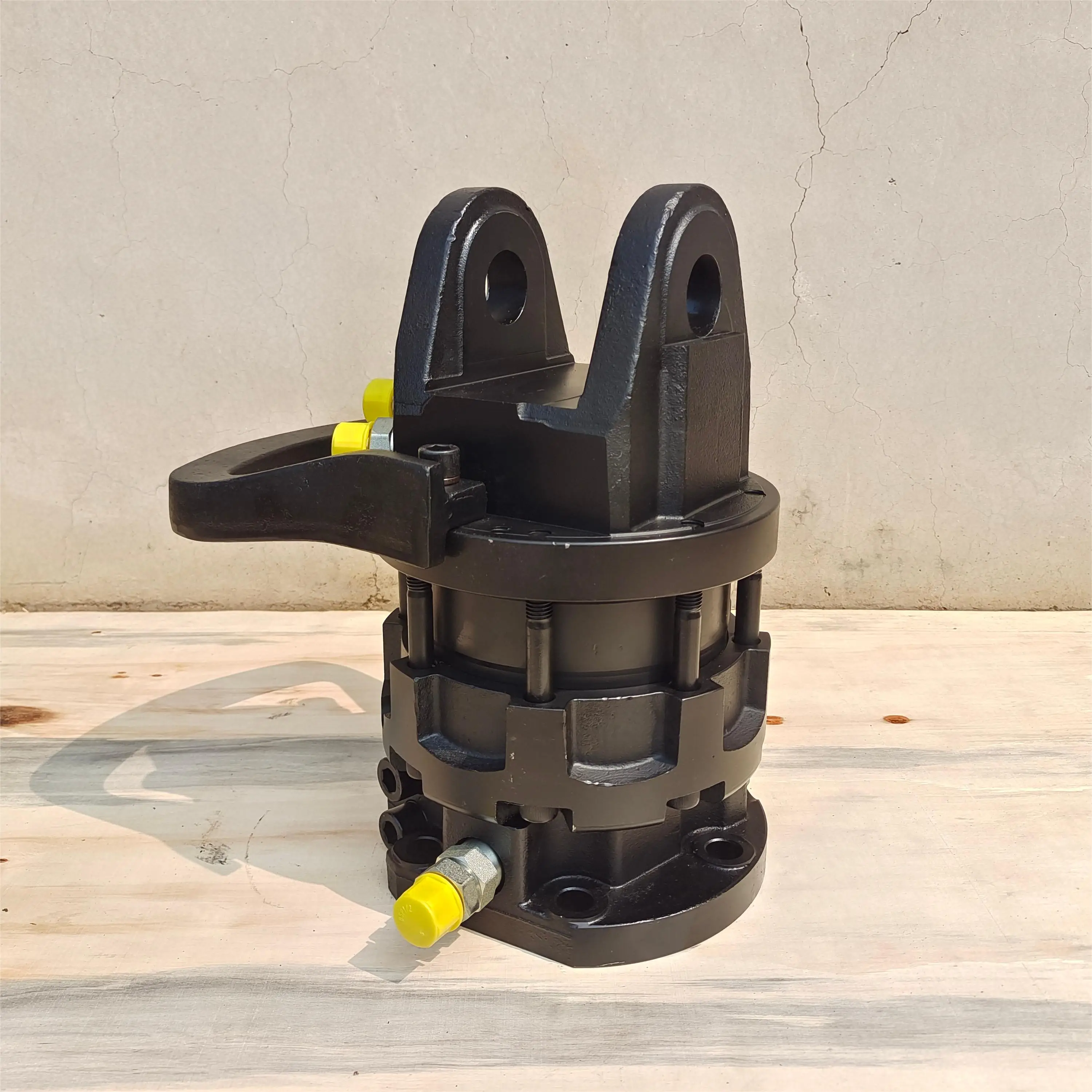 

With Flange High Quality Forestry Machinery Accessory 360 Degree Rotation Reliable Hydraulic Rotator