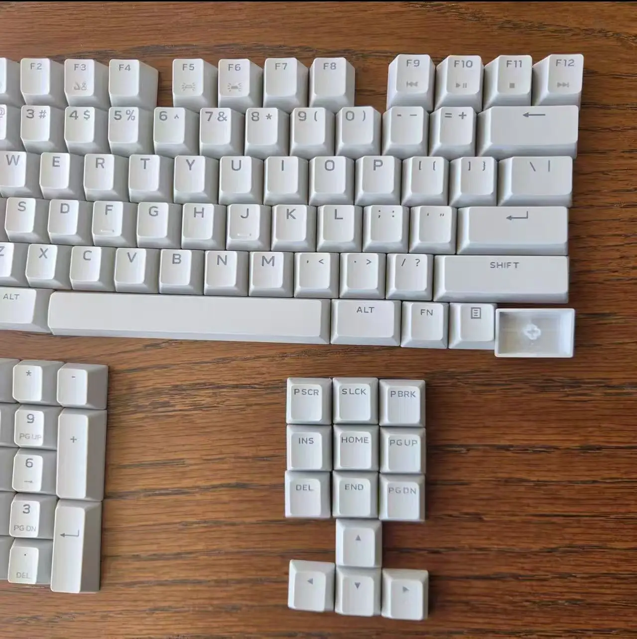 F  A full set white keycaps for DELL Alienware AW920K Mechanical Gaming Keyboard