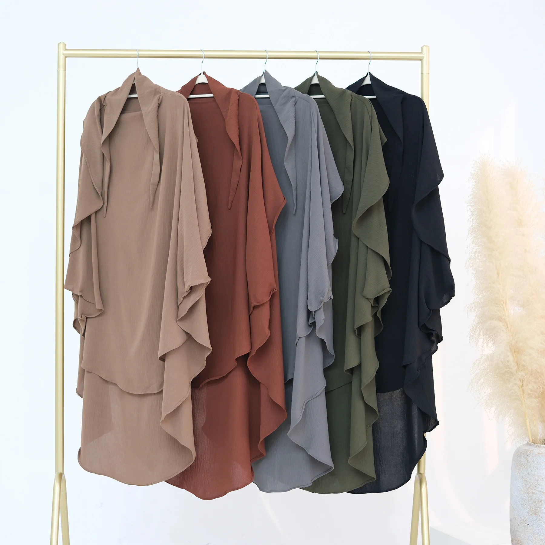 

Crinkled Modest Hijab – Flowy Layered Front, No Tie Needed, Oversized & Breathable for Daily Wear