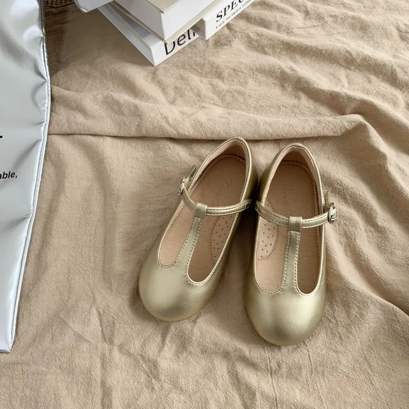 

2026New Summer Soft Soled Girls' Leather Shoes Light Mouth Versatile Retro Princess Flat Bottomed Solid Color Girls' Casual Shoe