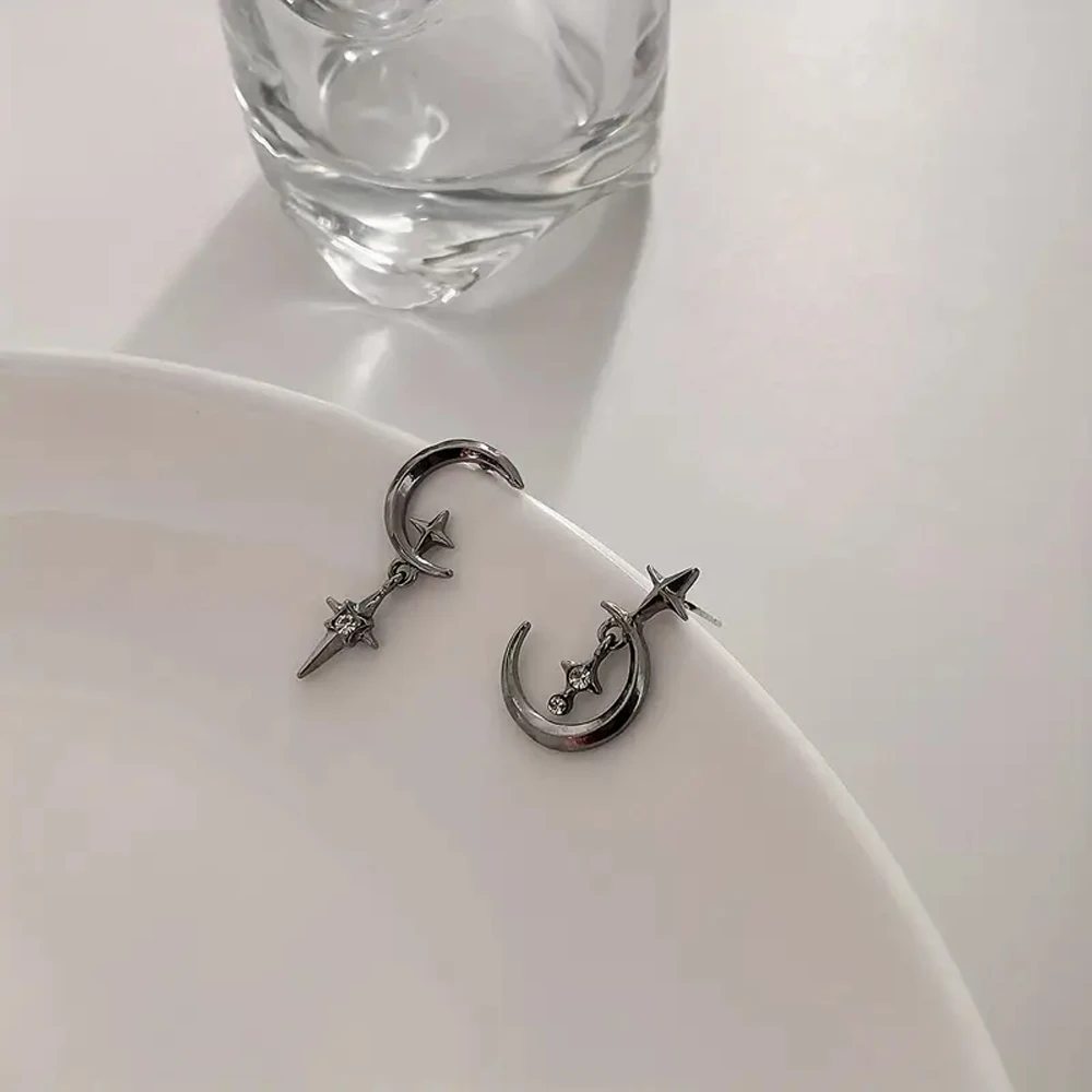 أقراط على شكل نجمة وقمر مخصصة، قمر أسود اللون مع عناصر نجمة، زخرفة حجر الراين، تصميم غير متماثل، مليء بالأناقة #6