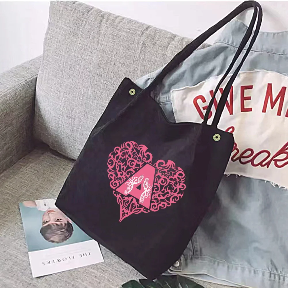 Рисунок 6 - Женская вельветовая сумка через плечо