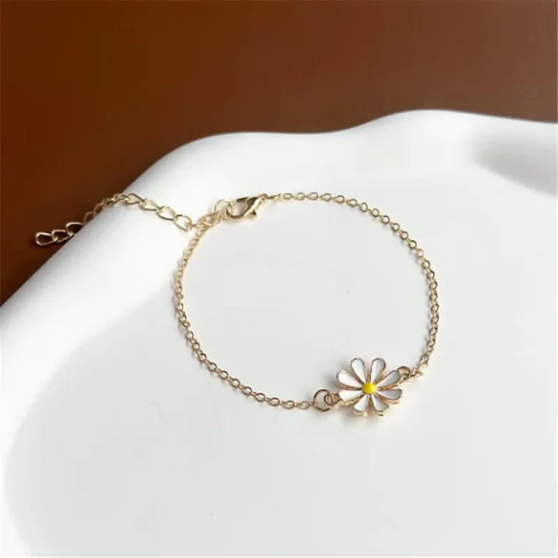 Fashion Trend Unique Design Elegant Delicate Simple Small Daisy Flower Ring Bracelet Necklace Women Jewelry Party Premium Gift