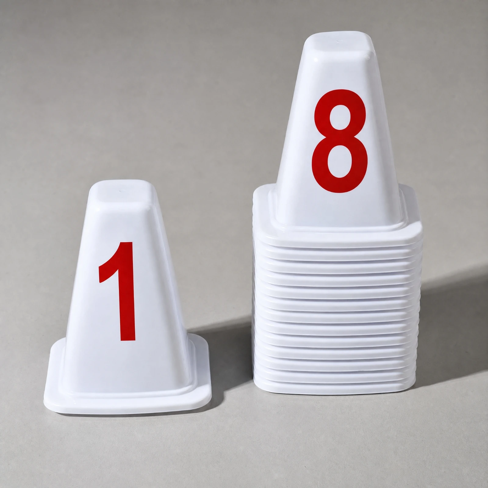 8 Pieces Triangular ABS Lane Marker Lightweight Numbered Athletics Lane Marker Long-Lasting for Running Event Organizers