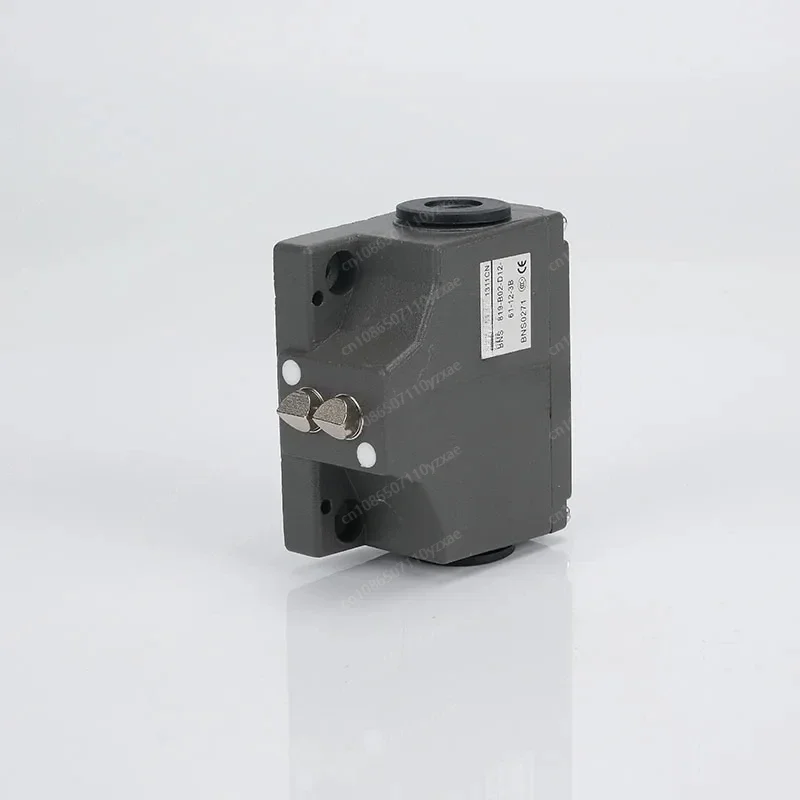 Baluf Travel Switch BNS 819-B02 B03-D12-61-12-3B 10 Limit Switch