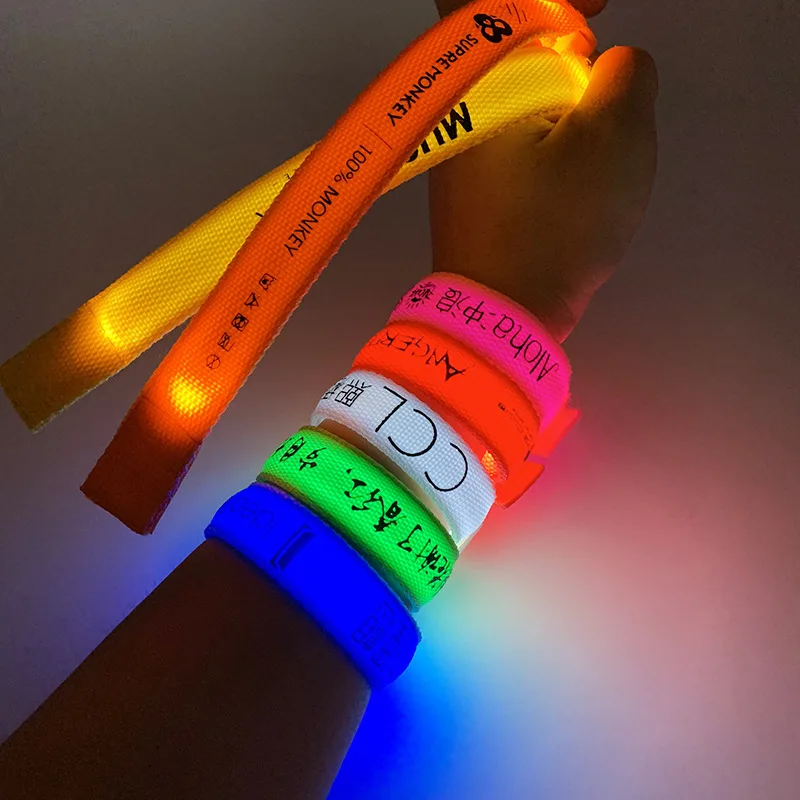 Imagem -02 - Luminosa Concert Bar Brilho Pulseira Led Pulseira de Velcro Night Running Outdoor Sports Wrist Strap Fontes do Partido 20 Pcs 50 Pcs 100 Pcs