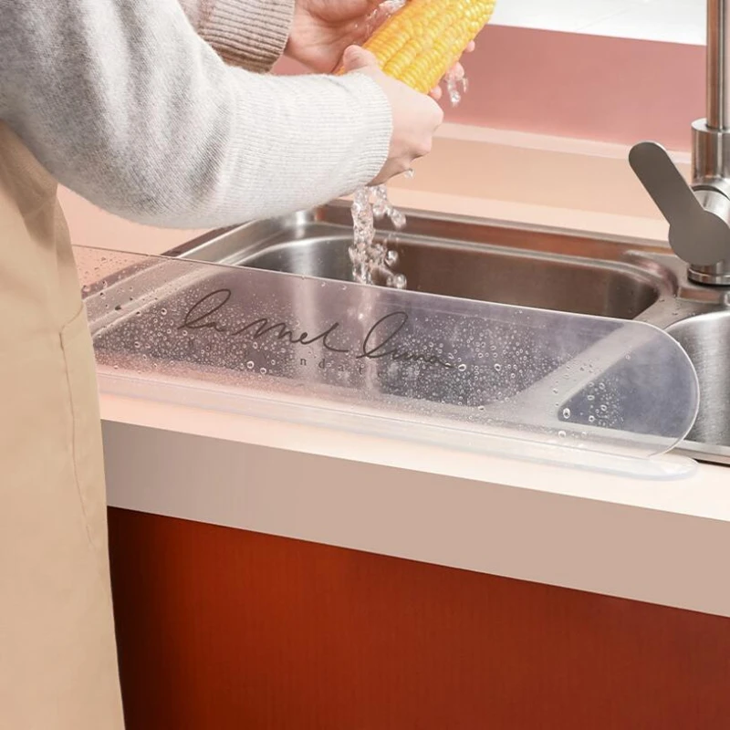 Sink Water Guard Household Baffle Board Anti-Splash Water Guard for Kitchen Water Prevent Splashing Tool Basin (Random)