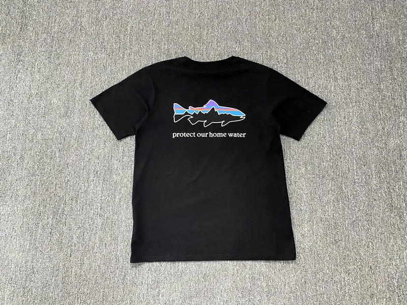 

The New Summer Trend Brand Flying Fish Series Printed Cotton Short-sleeved T-shirt for Men Women Are Summer Clothing Popular Tee