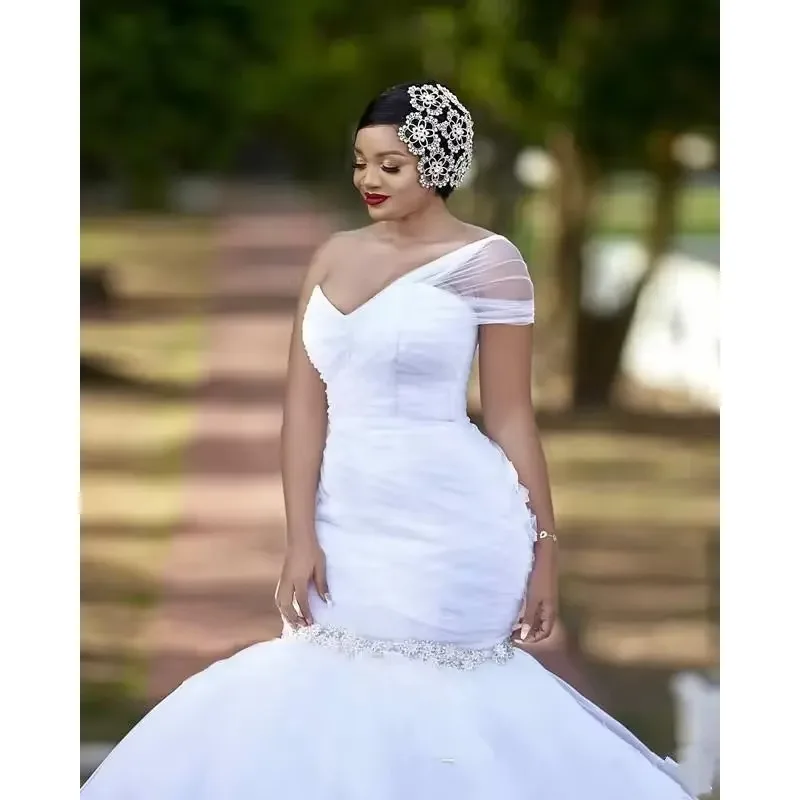 

Customized Plus Size Mermaid Wedding Dresses African One Shoulder Ruched Beaded Sexy Open Back With Button Sweep Train Bridal Go