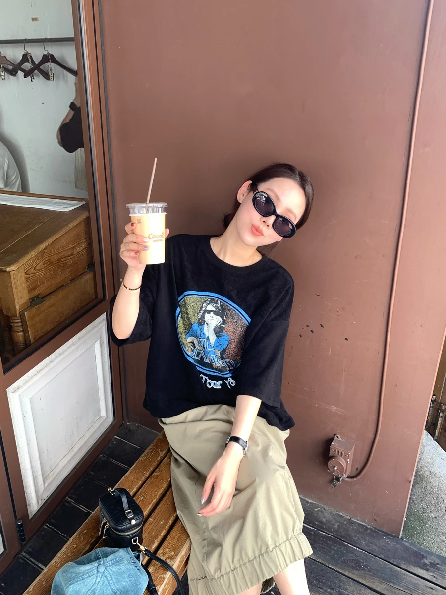 

LANDBEIGE Women's Vintage Print ort Sve T-irt round Ne Early Spring Relaxed Fit Top Quali Material Other