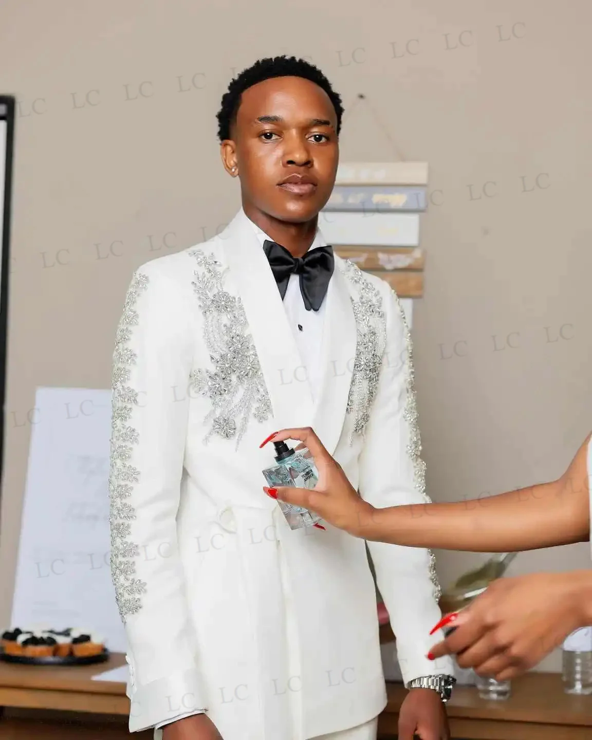 2 Potong Jas Blazer Celana Pria Setelan Jas Kerah Transparan Aplikasi Manik-Manik Desain Tuxedo Slim Pernikahan Pengantin Prom Ukuran Besar Jahitan Khusus