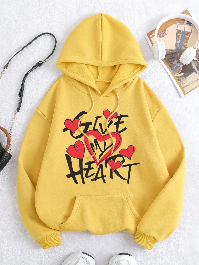 Give Me Heart Hoodie Womens Black Letter Printing Streetwear Fleece Warm Pocket Loose Hooded Casual Comfortable Woman Clothes