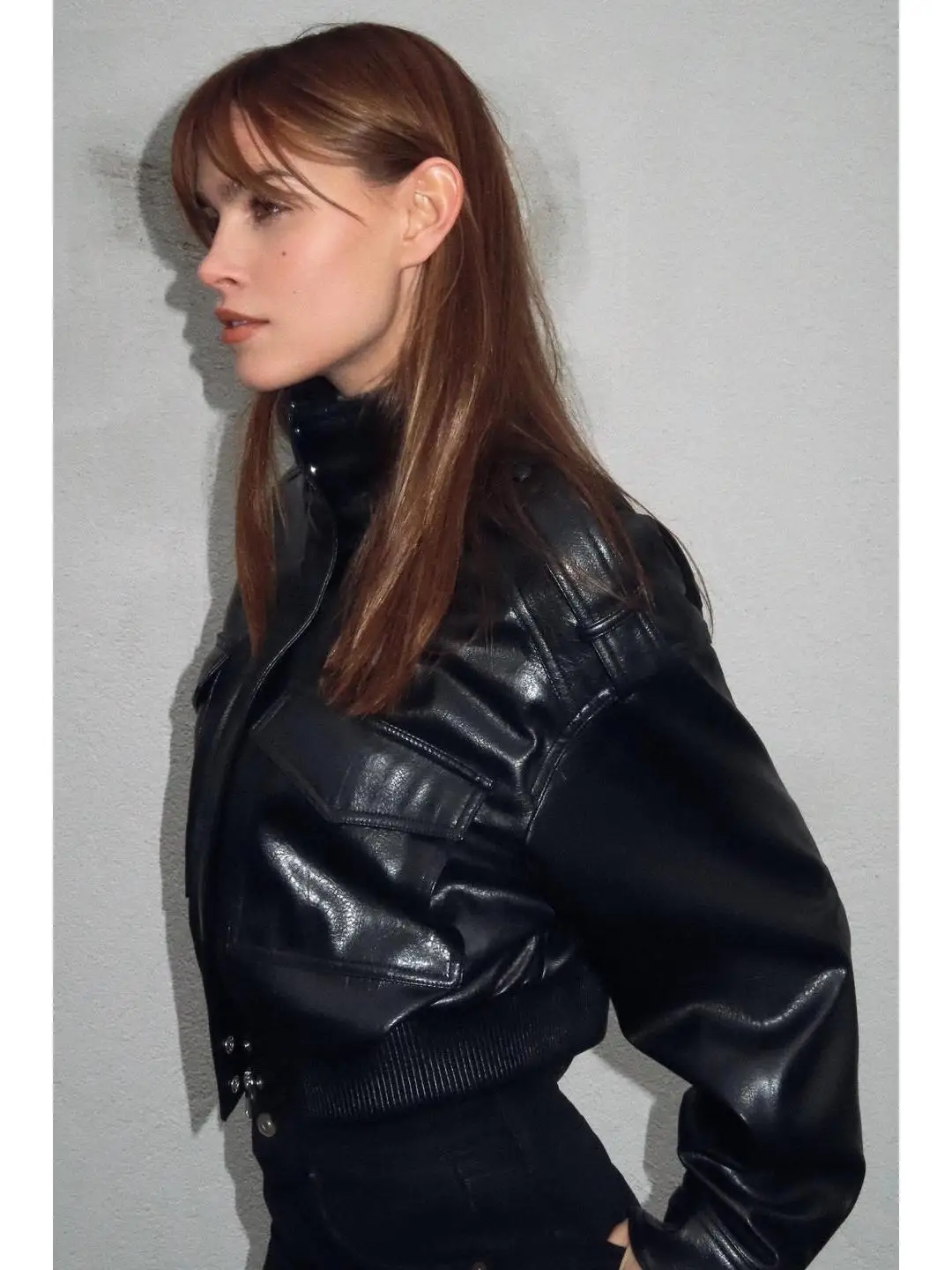 

Winter Long Sve Stand Collar Fake Leather Jaet with Cuff Decorative Straps Women's Faion Outerwear ort Length