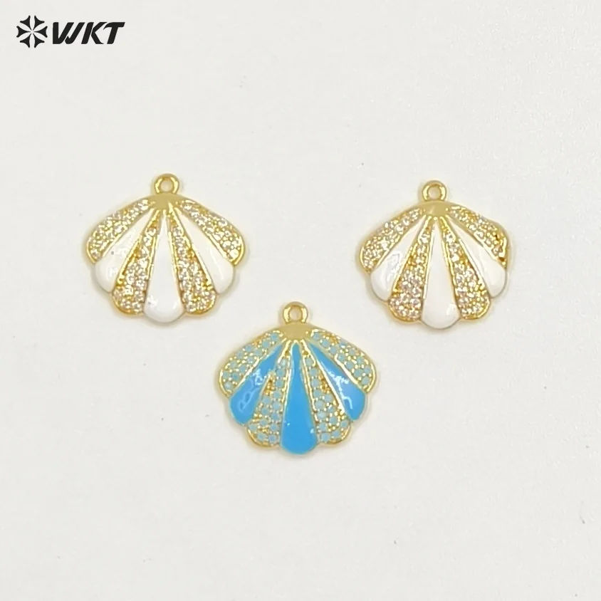 WT-MP311 Light Luxury Cubic Zircon Yellow Brass With Drop Oil Sector Shape Pendant With 18K Gold Plated For Women ACC