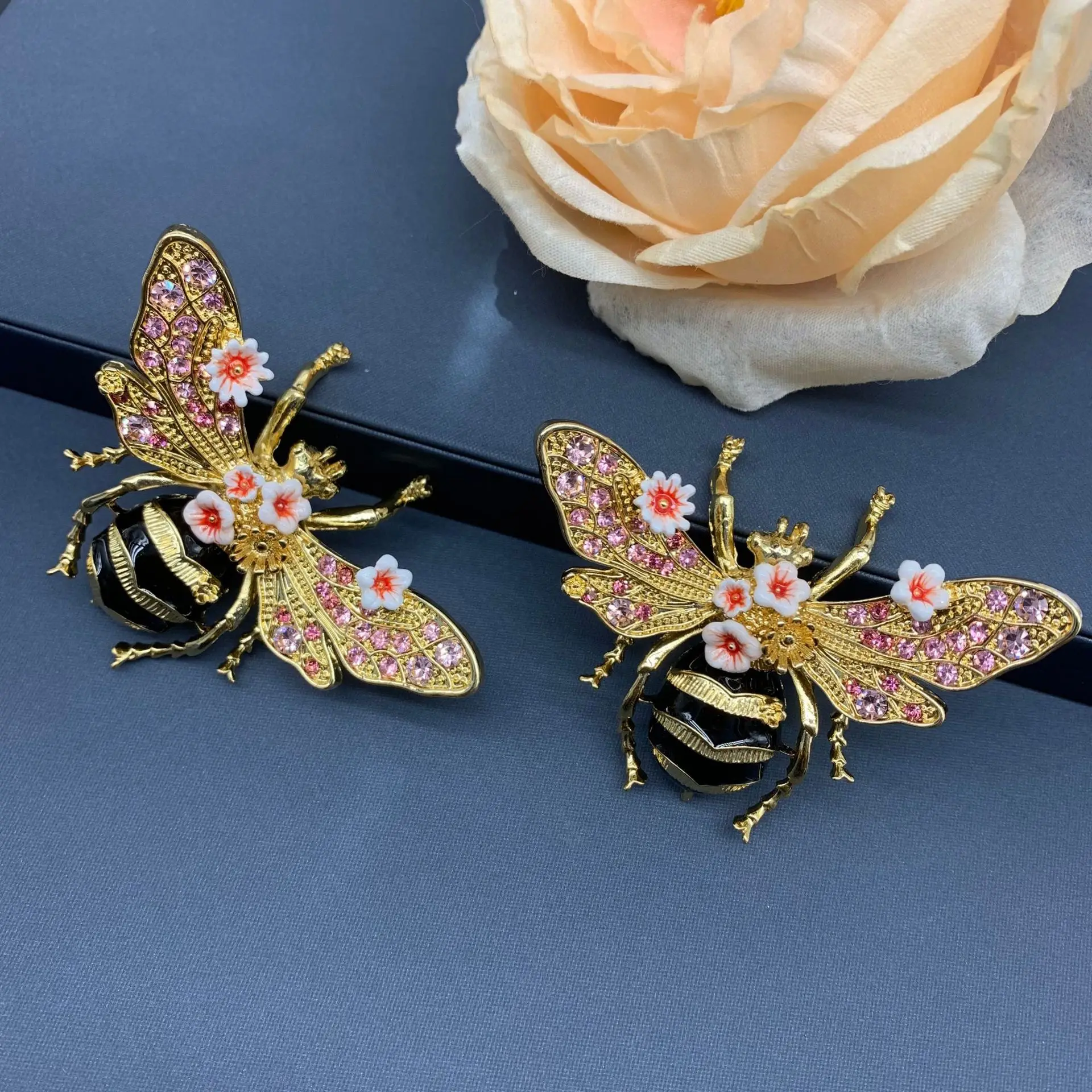 خمر المينا الصقيل الماس مجموعة الصناعة الثقيلة الرجعية النحل بروش - نمط فريد M266 #5