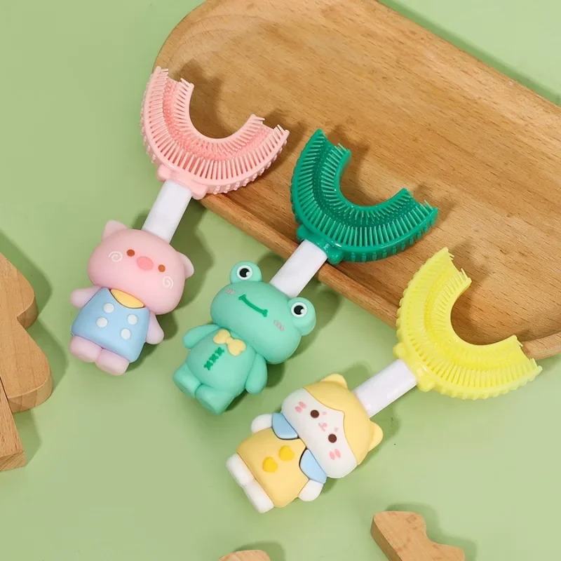 فرشاة أسنان للأطفال بتصميم كرتوني لطيف ذات شعيرات ناعمة على شكل حرف U للعناية بالفم فرشاة أسنان هدايا للأطفال