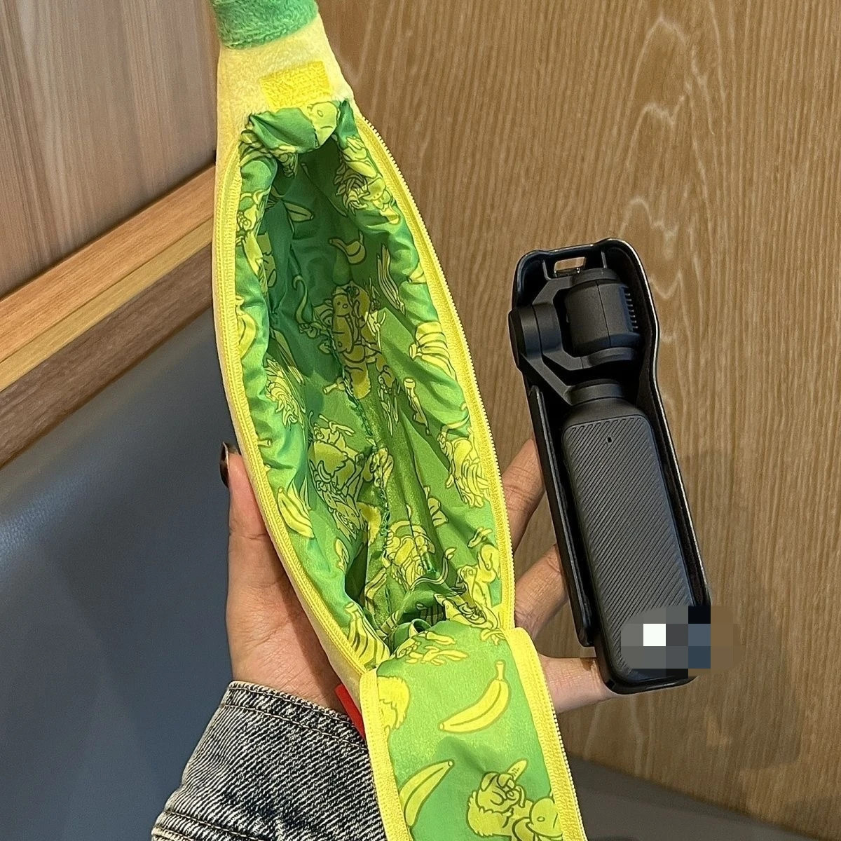 Estuche para lápices con doble cremallera con diseño de plátano, estilo niña, para DJI Pocket 3, bolsa de almacenamiento