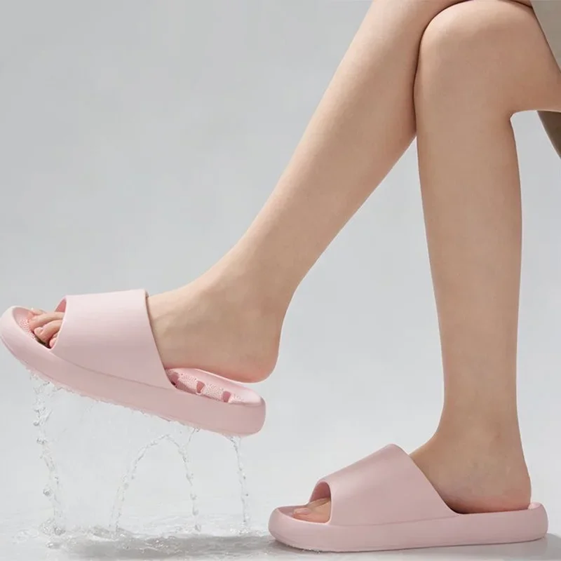 Hollow Out Water Leakage Shower Couple Slippers Summer 2026 Quick Dry Bathroom EVA Sandals Women Soft Bottom Comfortable Slipper
