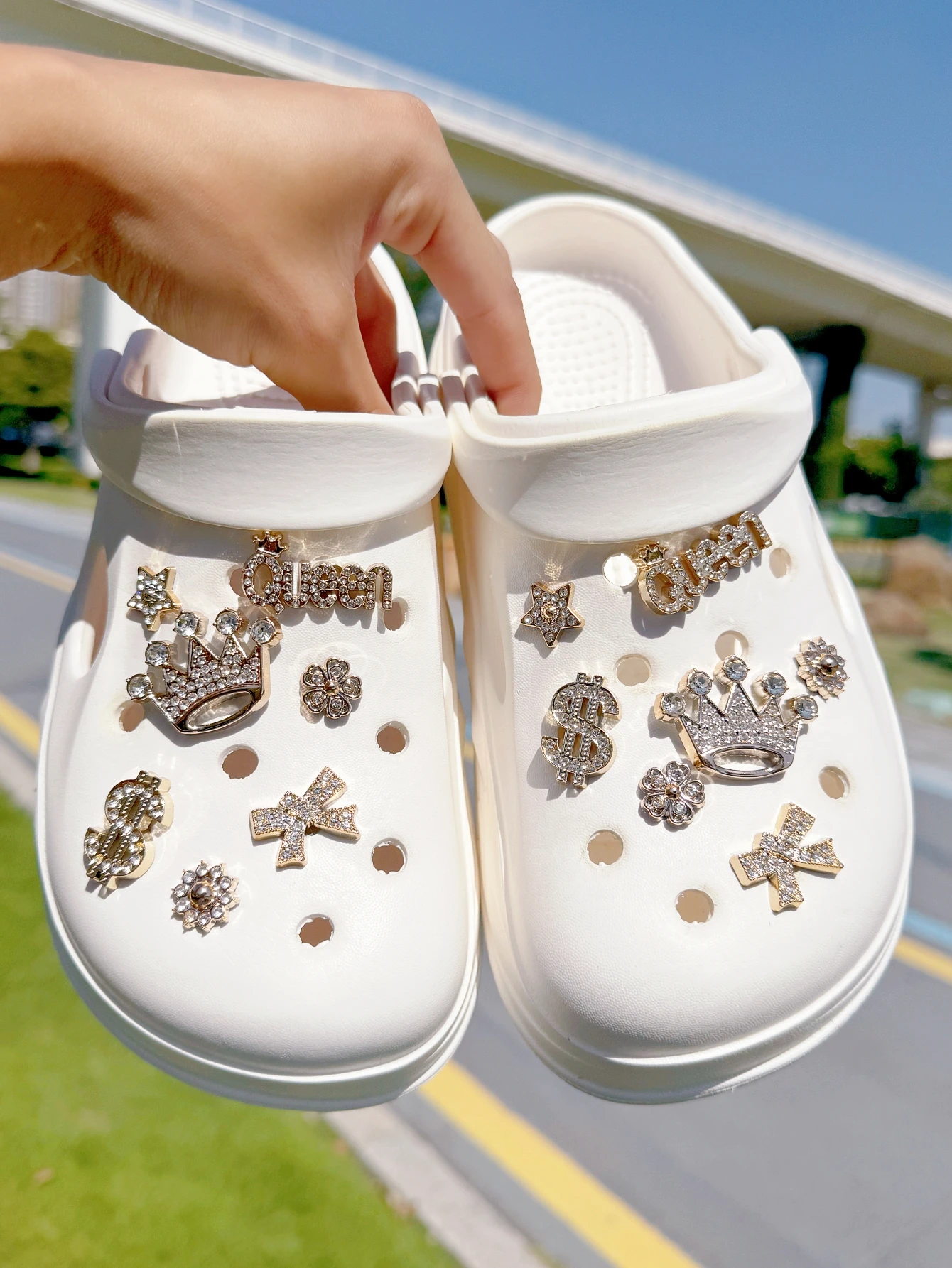 14 pieces of rhinestone crown shoes, DIY detachable ABS shoe decorations suitable for ladies' sandals, as a holiday gift