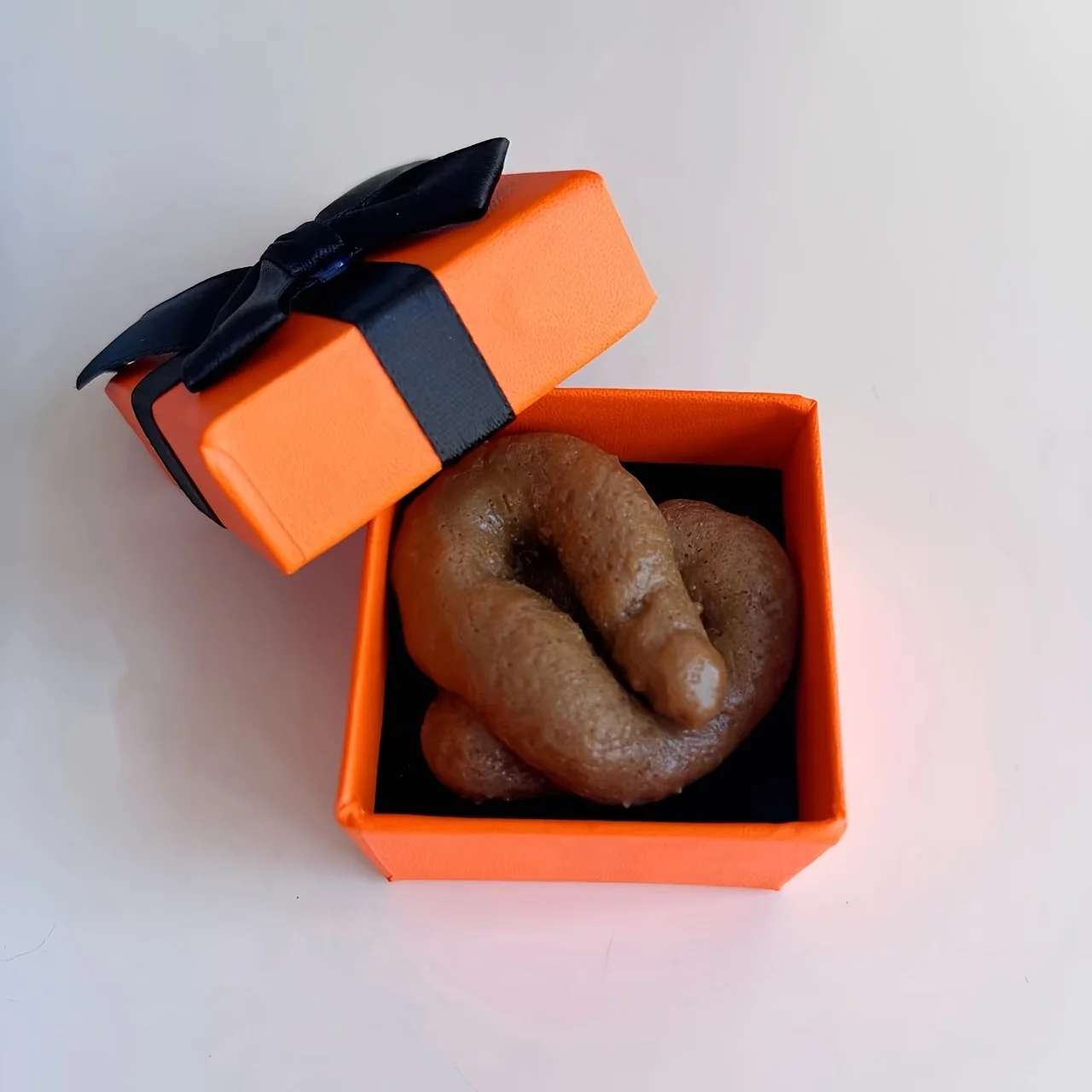 Surprise Gift Box with Prank Realistic Faux Feces Gift Box Orange & Design Perfect Funny Novelty Surprise Gift Box Prank Props
