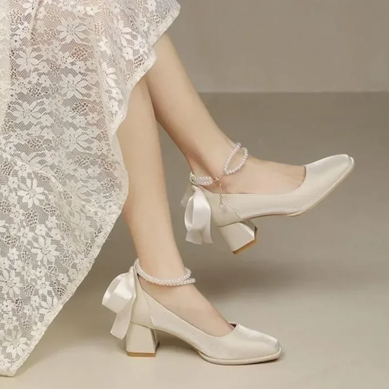 2025, neue rote Schleife, Perle, Mary Jane, Plateau-Lolita-Absätze für Damen, klobige Hochzeitsschuhe, wasserdichte Einzelschuhe mit mittlerem Absatz