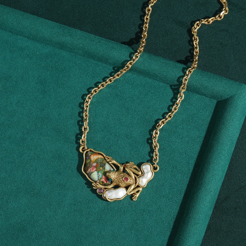 

Vintage Gold Color Toad Chain Necklace Natural Stone Rhinestones Charms Antique Luxury Designer Jewelry Mother's Day Gifts 2026