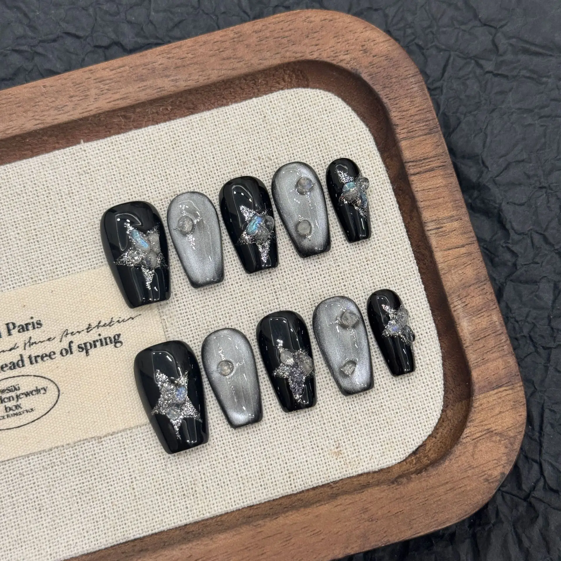 

10 шт., короткие накладные ногти ручной работы, блестящие черные кошачьи глаза, ромбовидный дизайн, крутые накладные ногти, носимые блестящие маникюрные ногти для девочек
