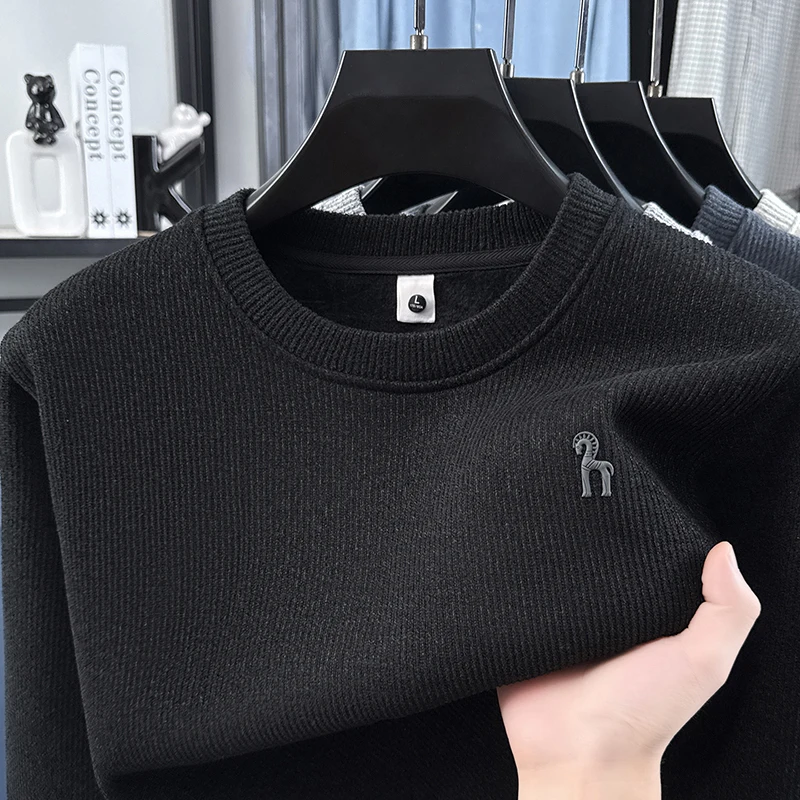 Winter Velvet Round Neck Sweatshirt for Men, New Long Sleeved Loose T-shirt, Middle-aged Thick Warm Base Shirt
