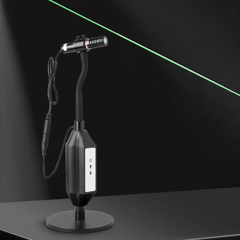 Localisateur d'alignement de module laser vert de ligne de mise au point industrielle 532nm 200mW avec 360 °   Régler le support de chargement USB