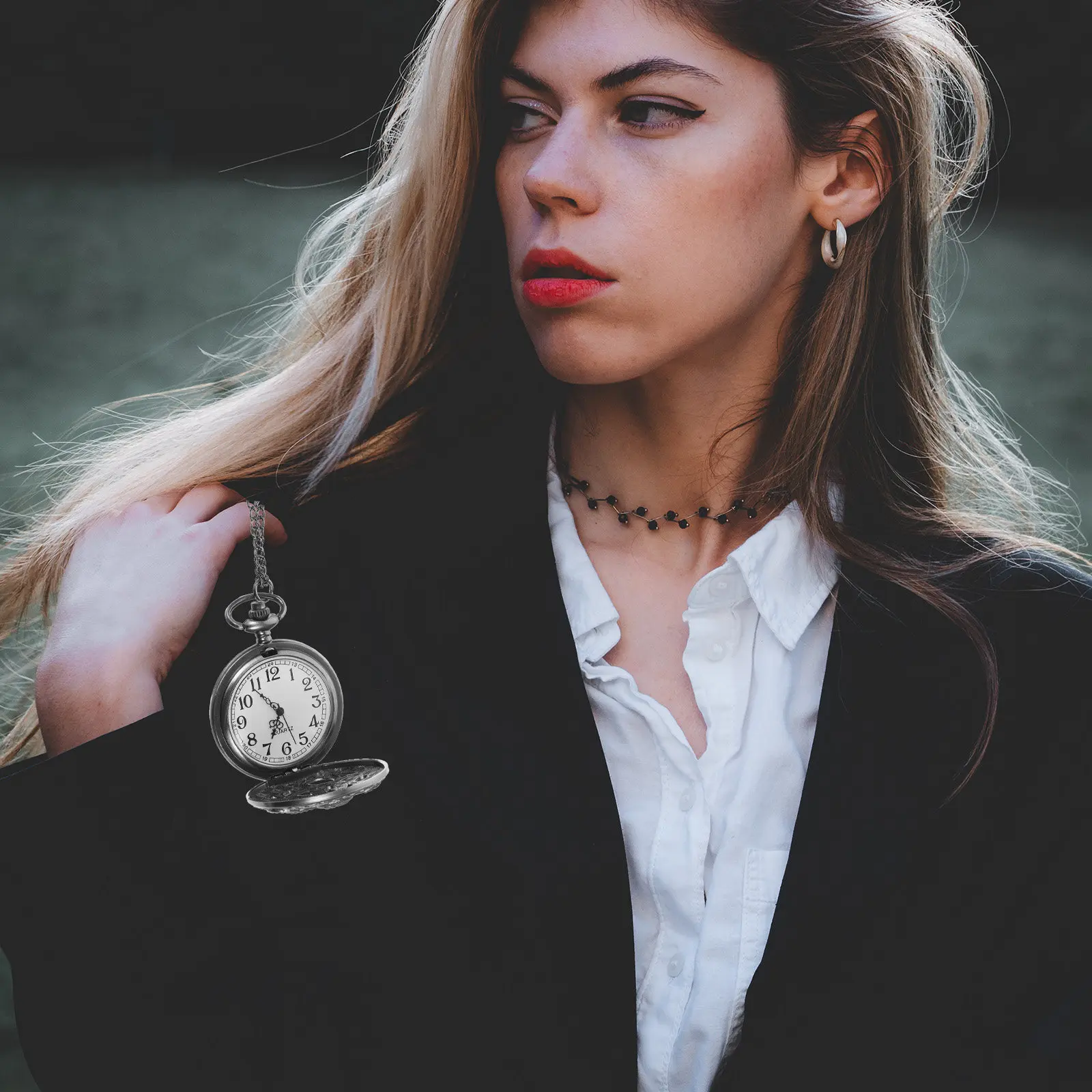 1Pcs Retro Pocket Watch Vintage Hollow Out Design High Hardness Zinc Alloy Quartz Movement Accurate Timekeeping Portable Gift