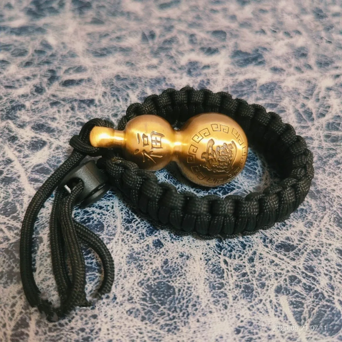 สร้อยข้อมือมะระทองเหลืองเครื่องมือการอยู่รอดฉุกเฉินหน้าต่างหักการป้องกันตัวเองอุปกรณ์ป้องกันความปลอดภัยส่วนบุคคล