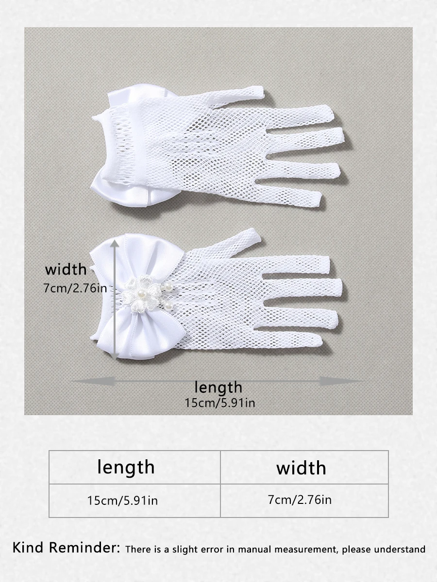 The bride's accessory is a pair of white minimalist bow decorated short gloves suitable for women's wedding parties