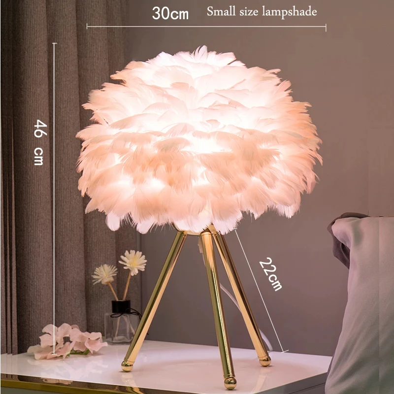 Modern Nordic Princess Feather Bedroom Living Room Lamp Large Goose Feather Nightstand Lamp Desktop Decorative Ambiance Lamp