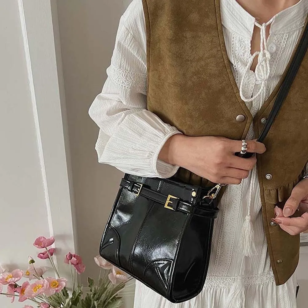 

Large Capacity Square Shoulder Bag Solid Color Korean Style Belt Buckle Crossbody Bag Lightweight Polyester
