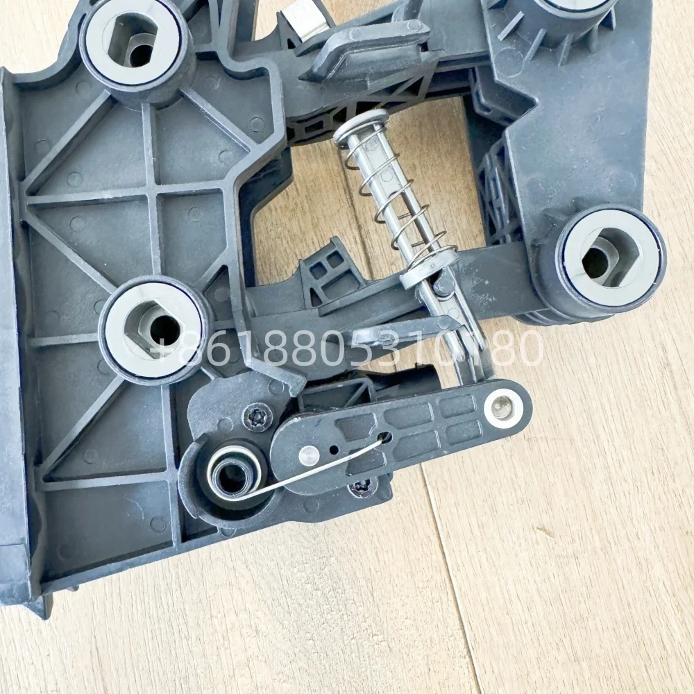 1753411 2007508 1729022 0615901 2395418 Dies gilt für das elektronische Gaspedal von Scania-Lkw. – Detail 1