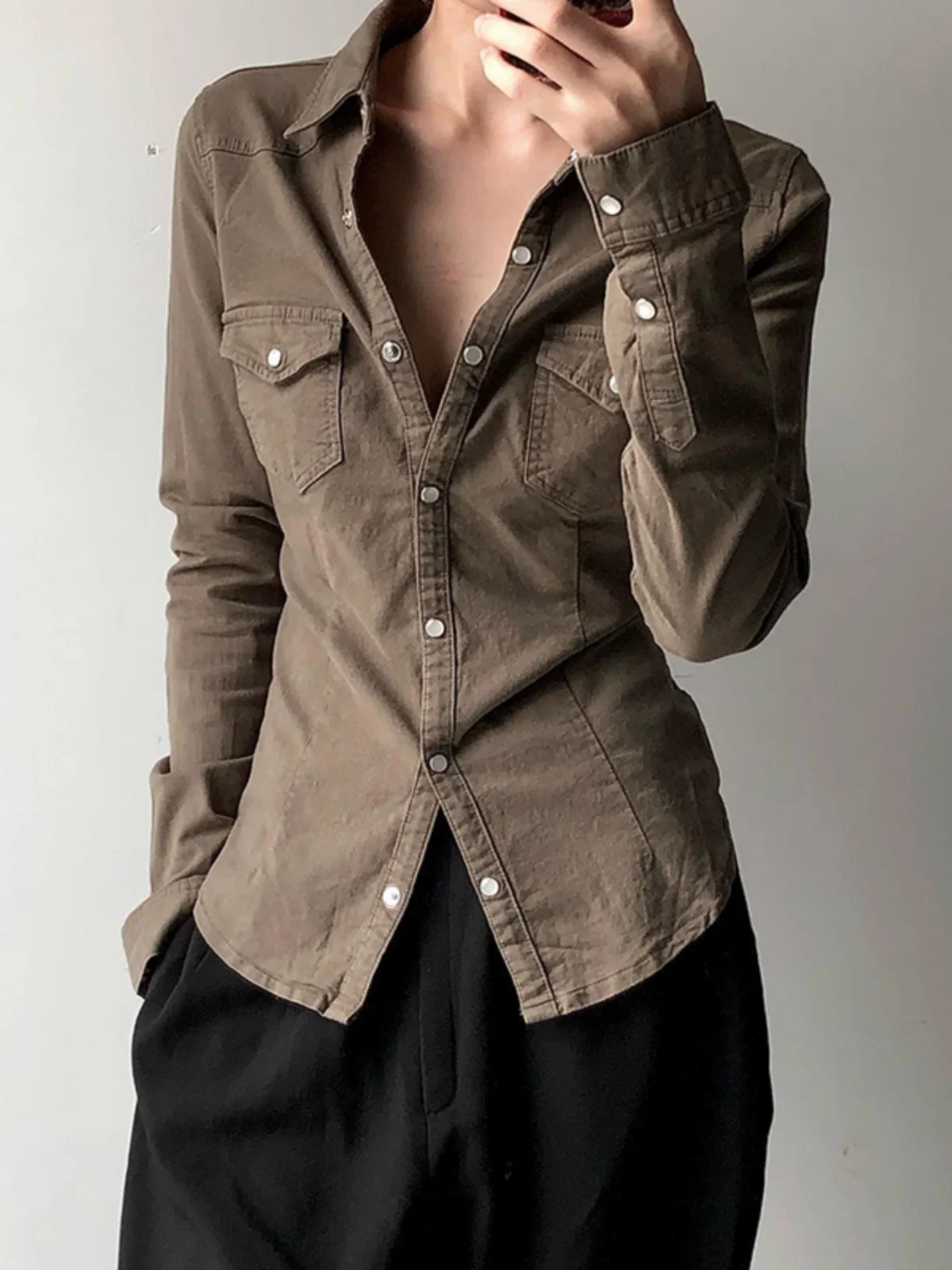 

Amyway Vintage Brown Long Sve Ne irt Slim Fit Single Button Waist Cinching Long Sve Women's Faion irt