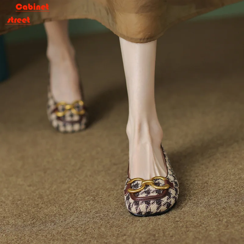 2024 Women Plaid Suide Boat Shoes Square Toe Metal Pumps Costume Tweed Slip on Low Heels Dress Shoes New Style Designer Shoes