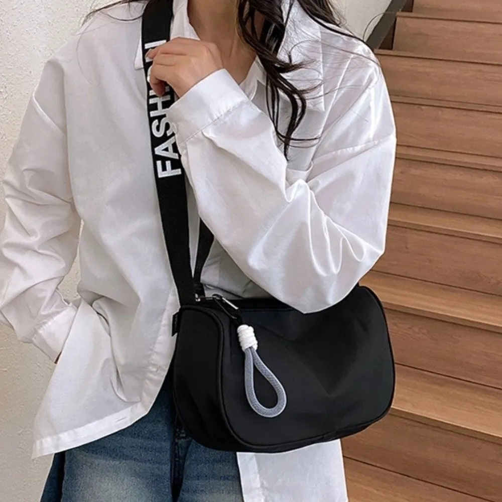 

Wide Shoulder Strap Women Crossbody Bag Fashion Style Simple Single Shoulder Bag Commuting Design All-match Oxford Dumpling Bag