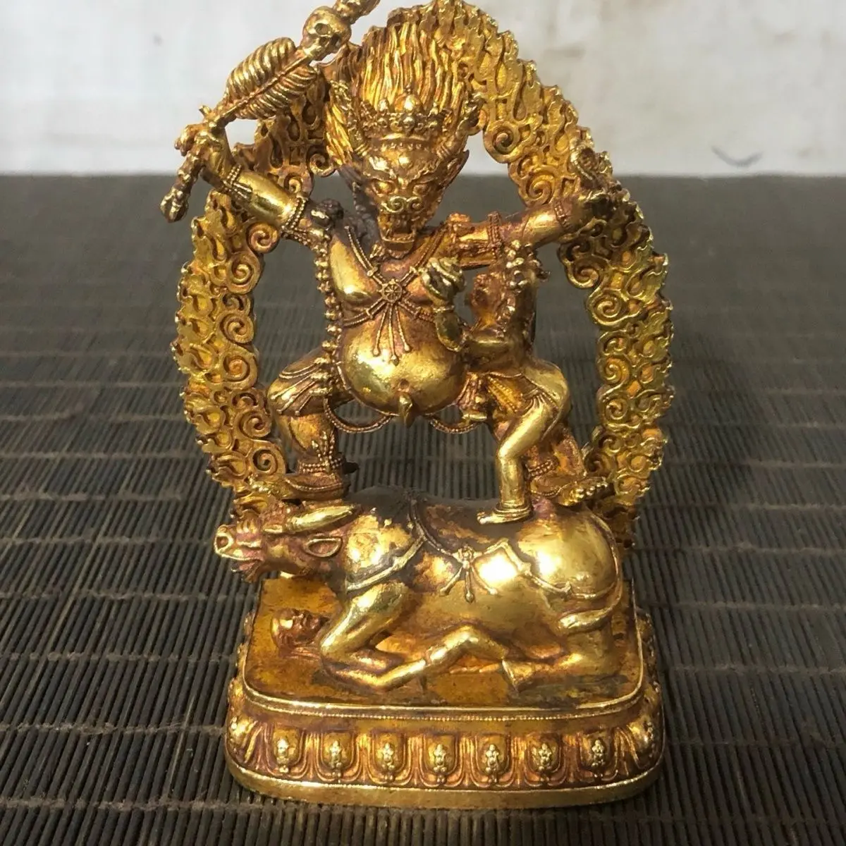 Gilt Tibetan Yama Dharmaraja Ox‑Riding Guardian Deity Ornament Decoration Tea Pet Figurines Desk Decor Accessories