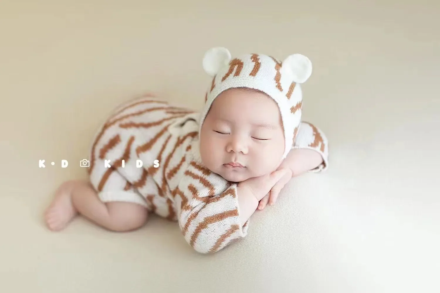 

Photography props new products jumpsuits clothing for newborns babies and full-term children Shooting at the cinema ニューボーンフォト